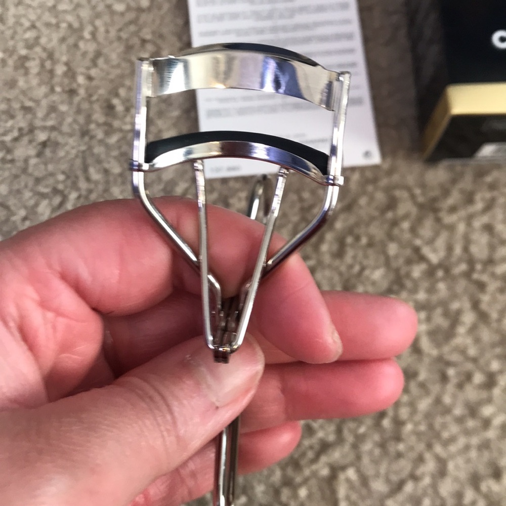 🌸NEW🌸 Chanel Eyelash Curler (used a few times.)
